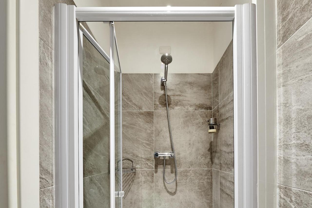 Fabrizio'S Rooms Rome Bagian luar foto