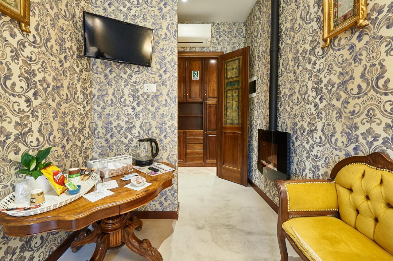 Fabrizio'S Rooms Rome Bagian luar foto