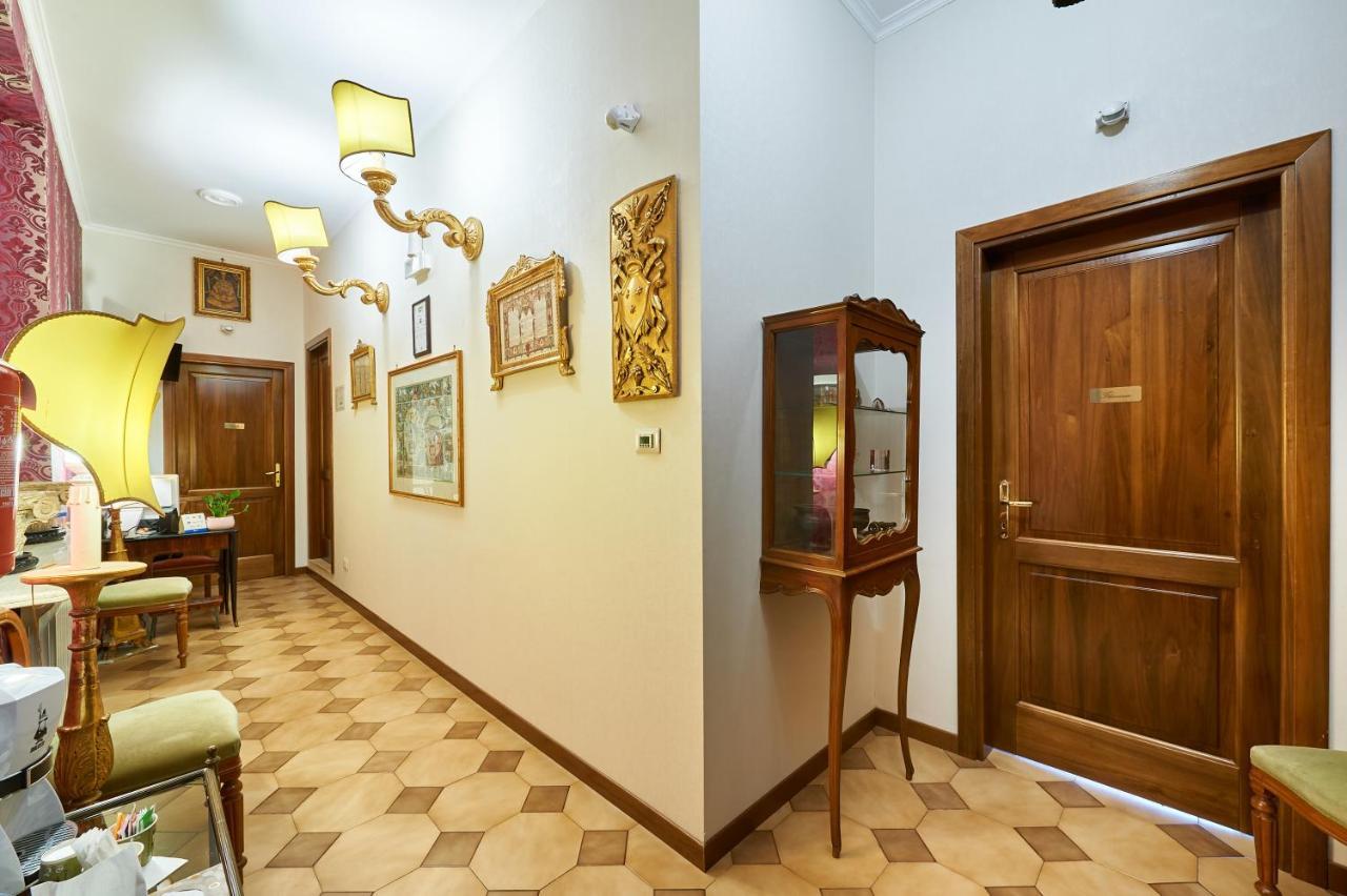 Fabrizio'S Rooms Rome Bagian luar foto