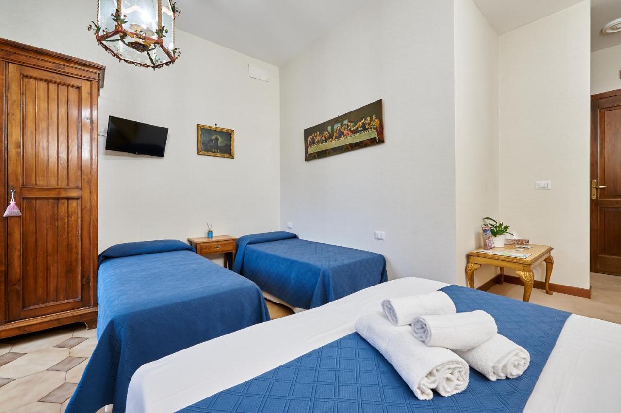 Fabrizio'S Rooms Rome Bagian luar foto