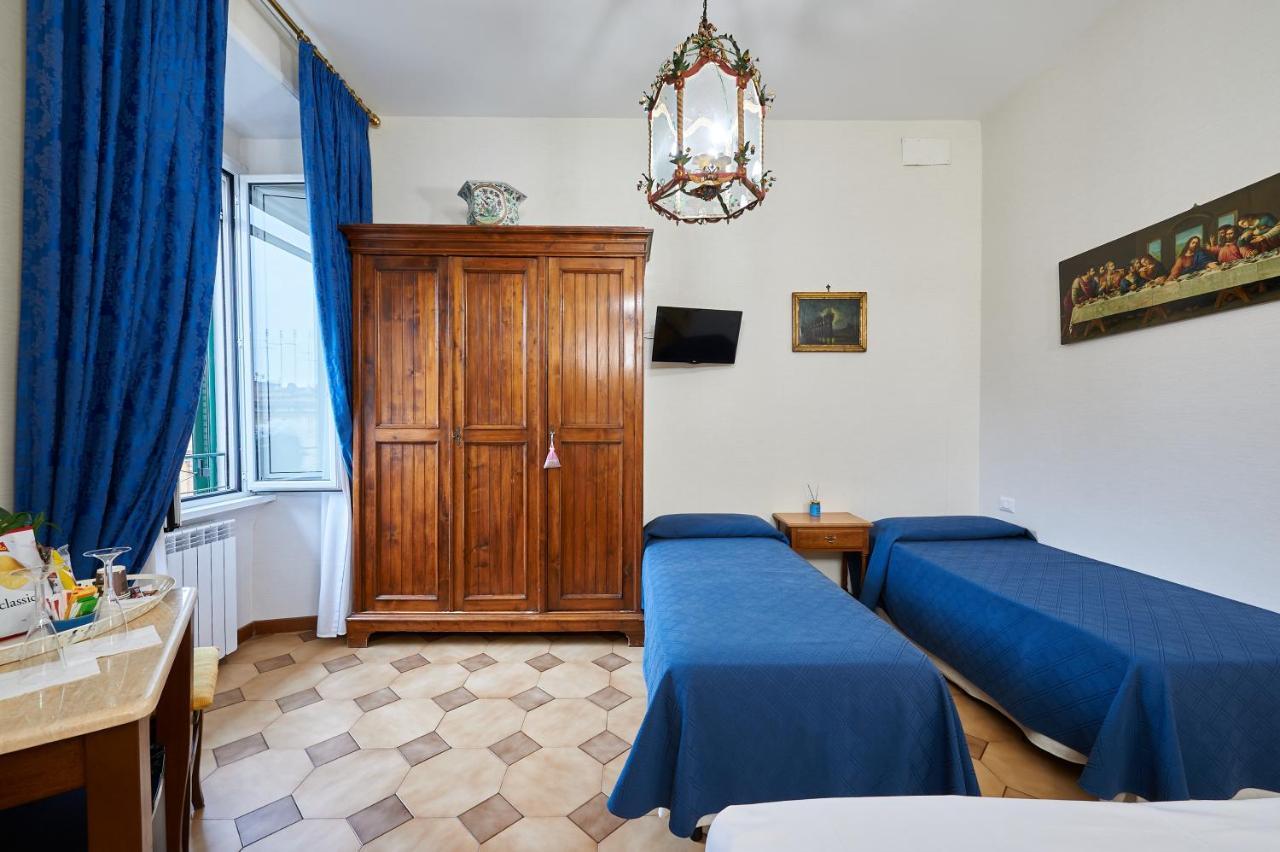 Fabrizio'S Rooms Rome Bagian luar foto