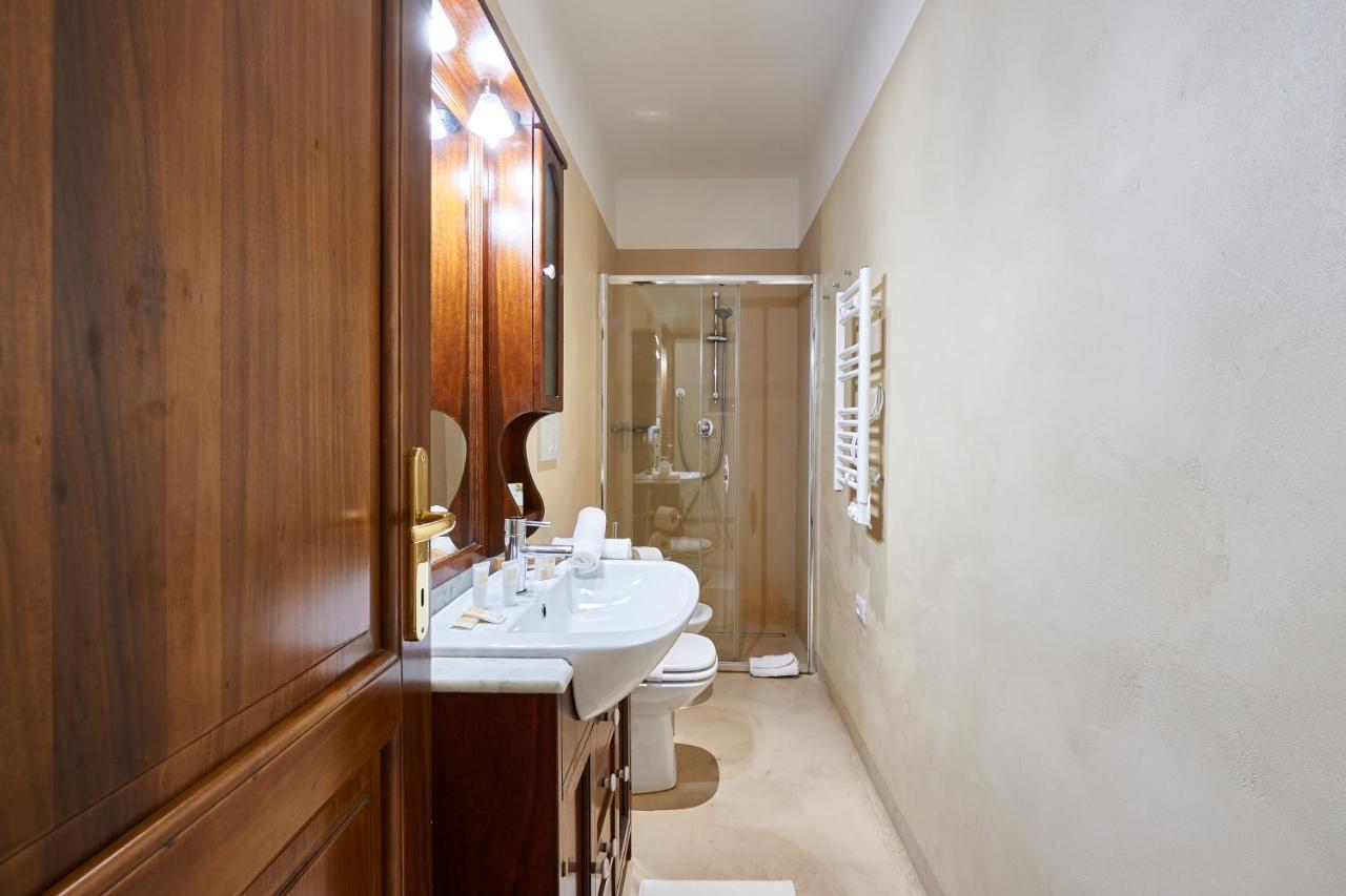 Fabrizio'S Rooms Rome Bagian luar foto