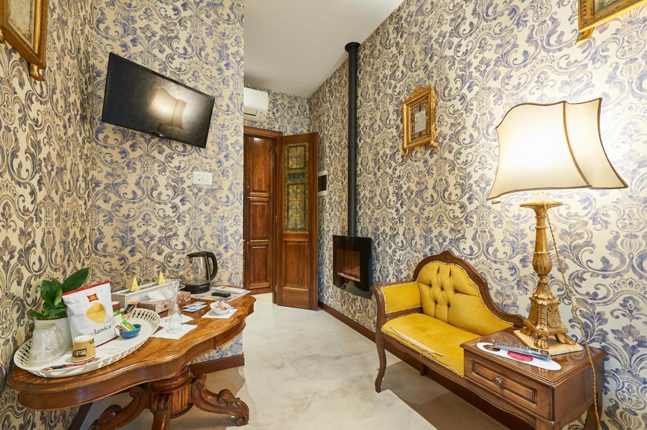 Fabrizio'S Rooms Rome Bagian luar foto