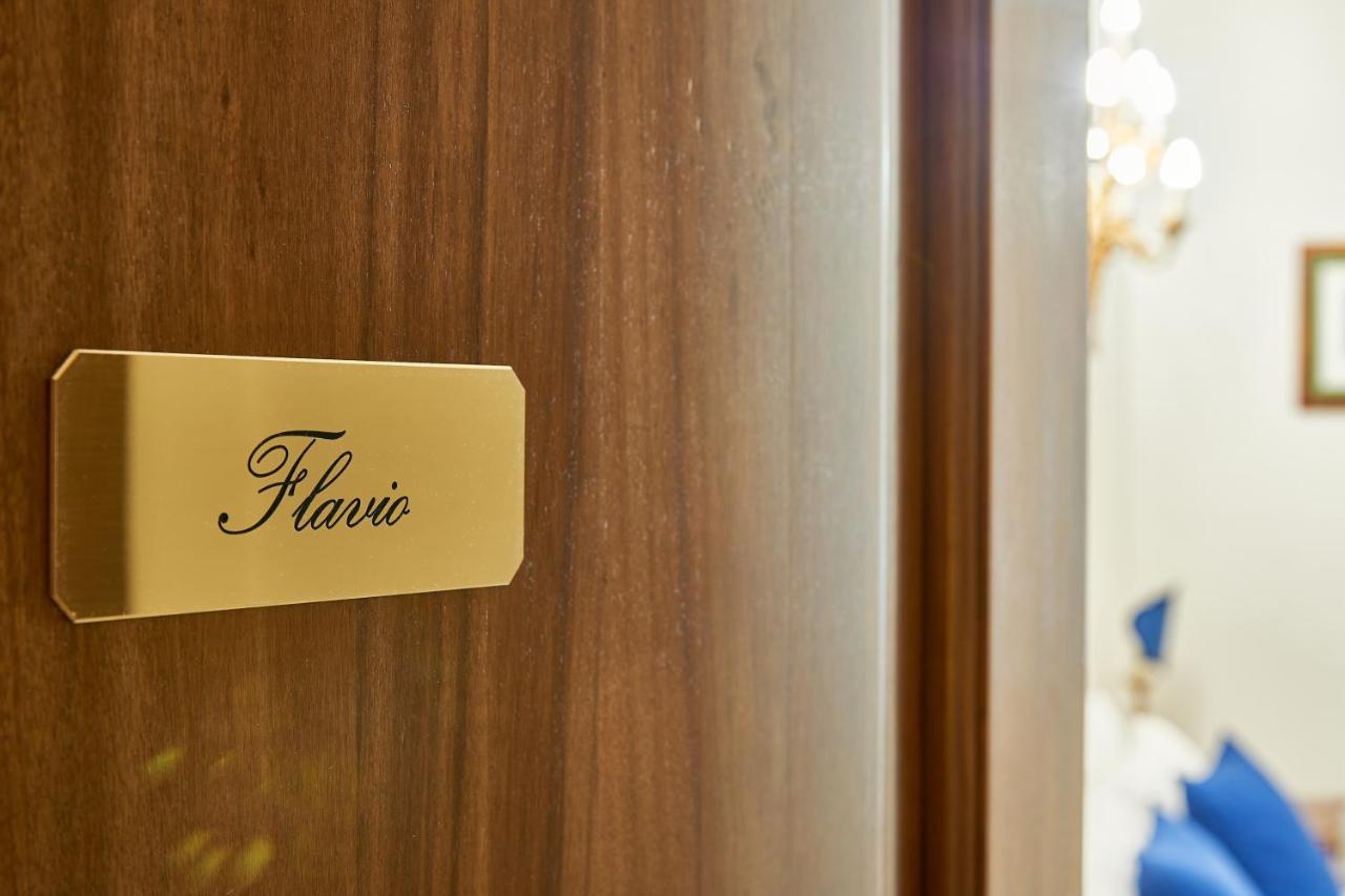 Fabrizio'S Rooms Rome Bagian luar foto